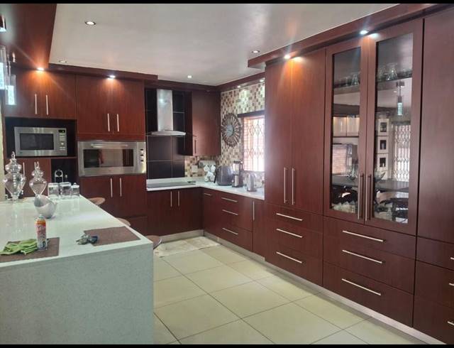 4 BEDROOM HOUSE FOR SALE IN VANDERBIJLPARK SE 3
